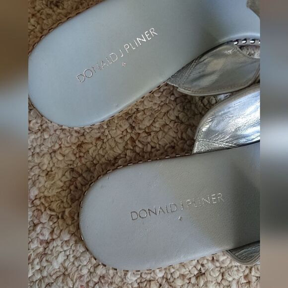 Donald J. Pliner Lacysp gray with metallic silver streaks leather sandals size 9 - Picture 7 of 11